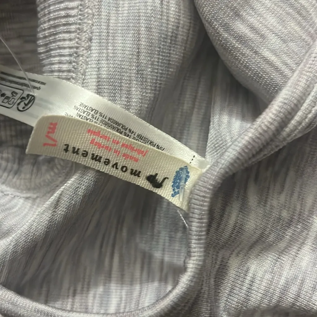 Free people light gray sports bra crop top tank size m/l new no tags - Image 3