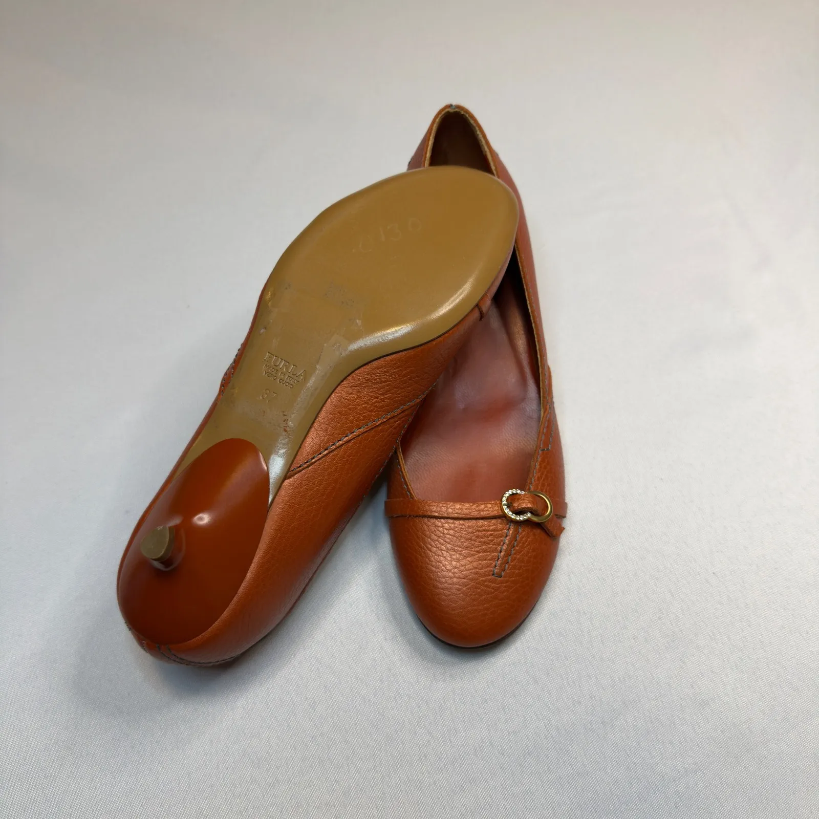 Furla Pumps NEW Italian Leather Kitten Heel Buckle Detail Pointed Toe Shoe Sz 37 - Image 11