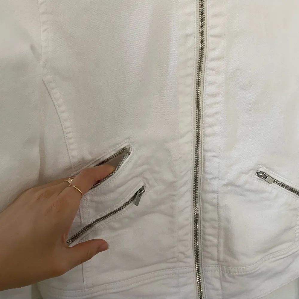 Banana Republic White Denim Jacket - Image 3
