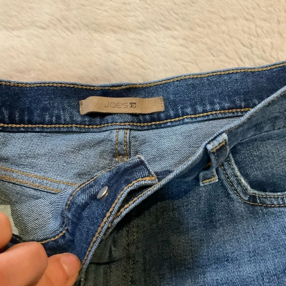 Joe's Jeans  Raw Edge Hem Frayed‎ Distressed Denim Blue Jean Shorts Sz 30 - Image 3