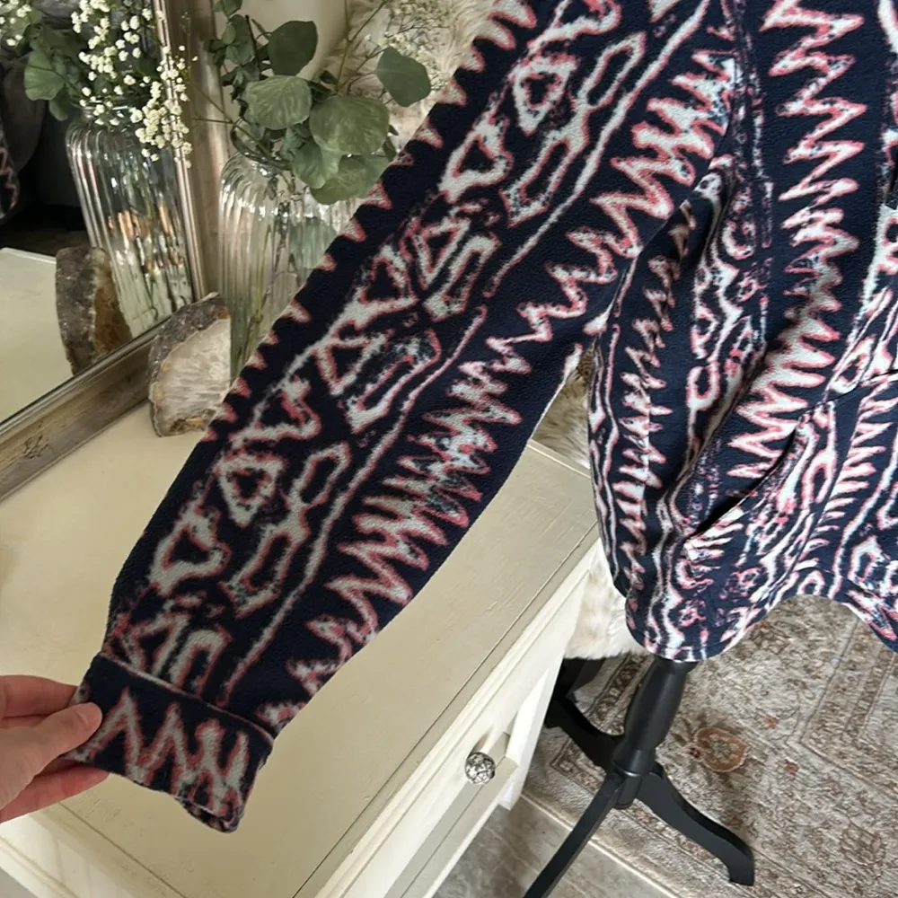 Billabong navy polar fleece hoodie adventure pull over boho tribal printed L​ - Image 5