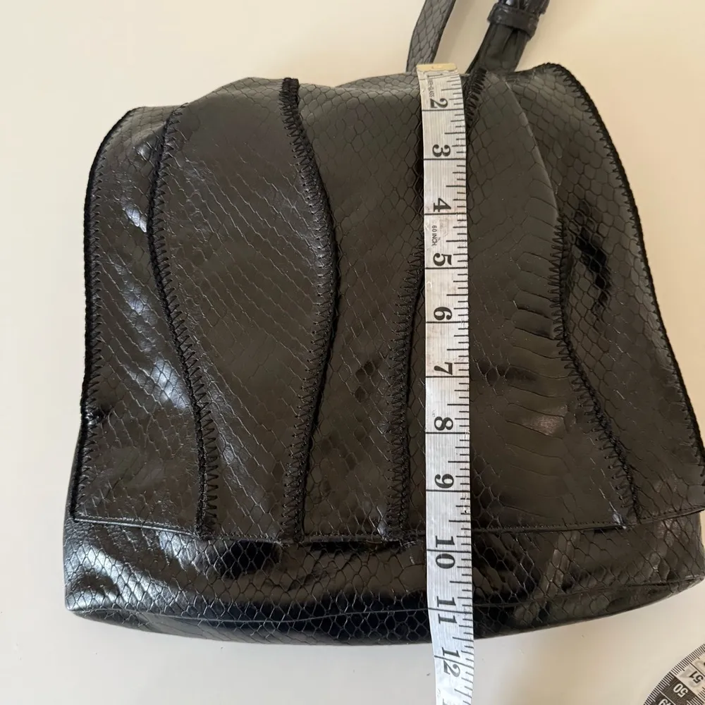 Vintage SHARIF Reptile Embossed Cross Body Shoulder Bag Black - Image 10