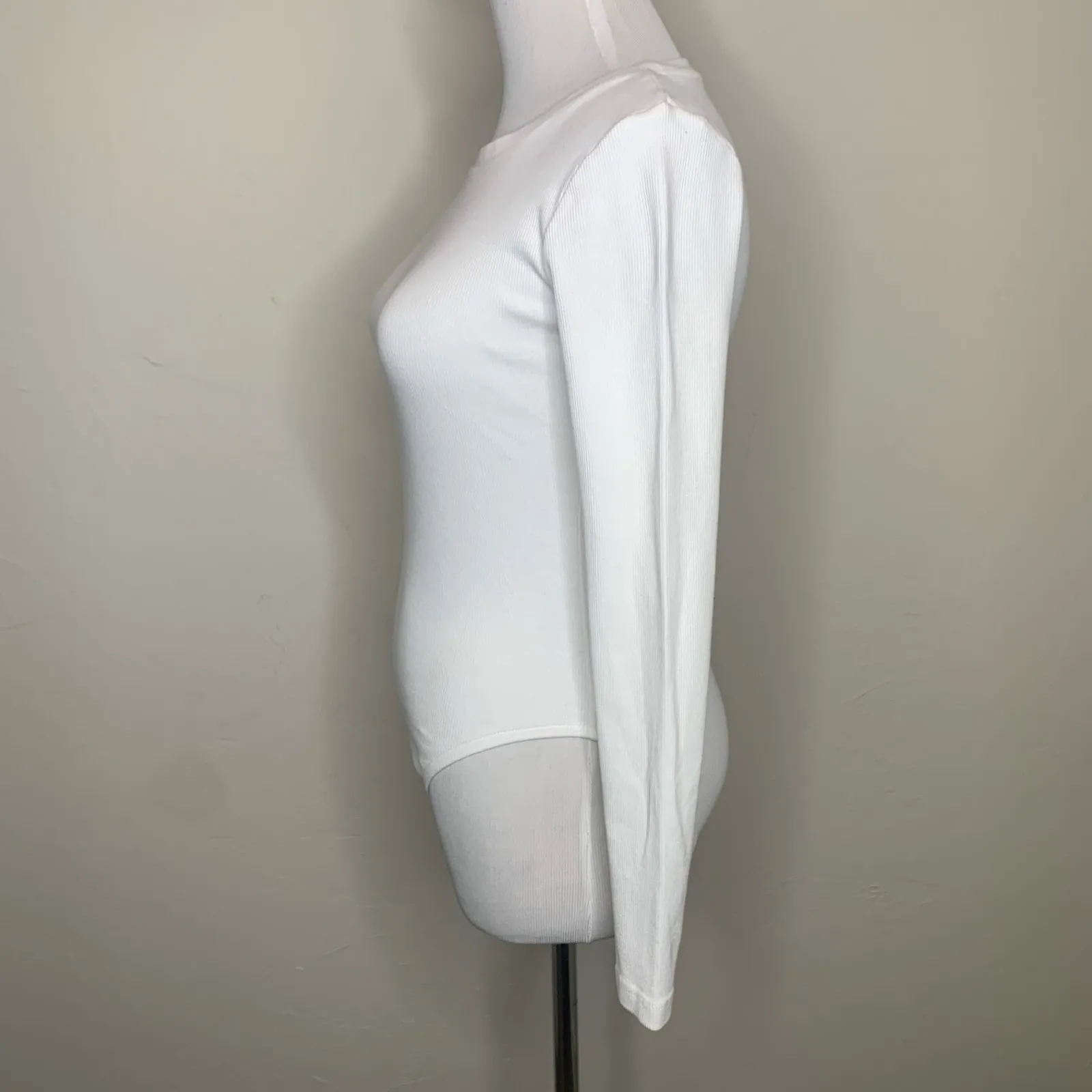 Zara White Ribbed Longsleeve Bodysuit Sz Medium - Image 3