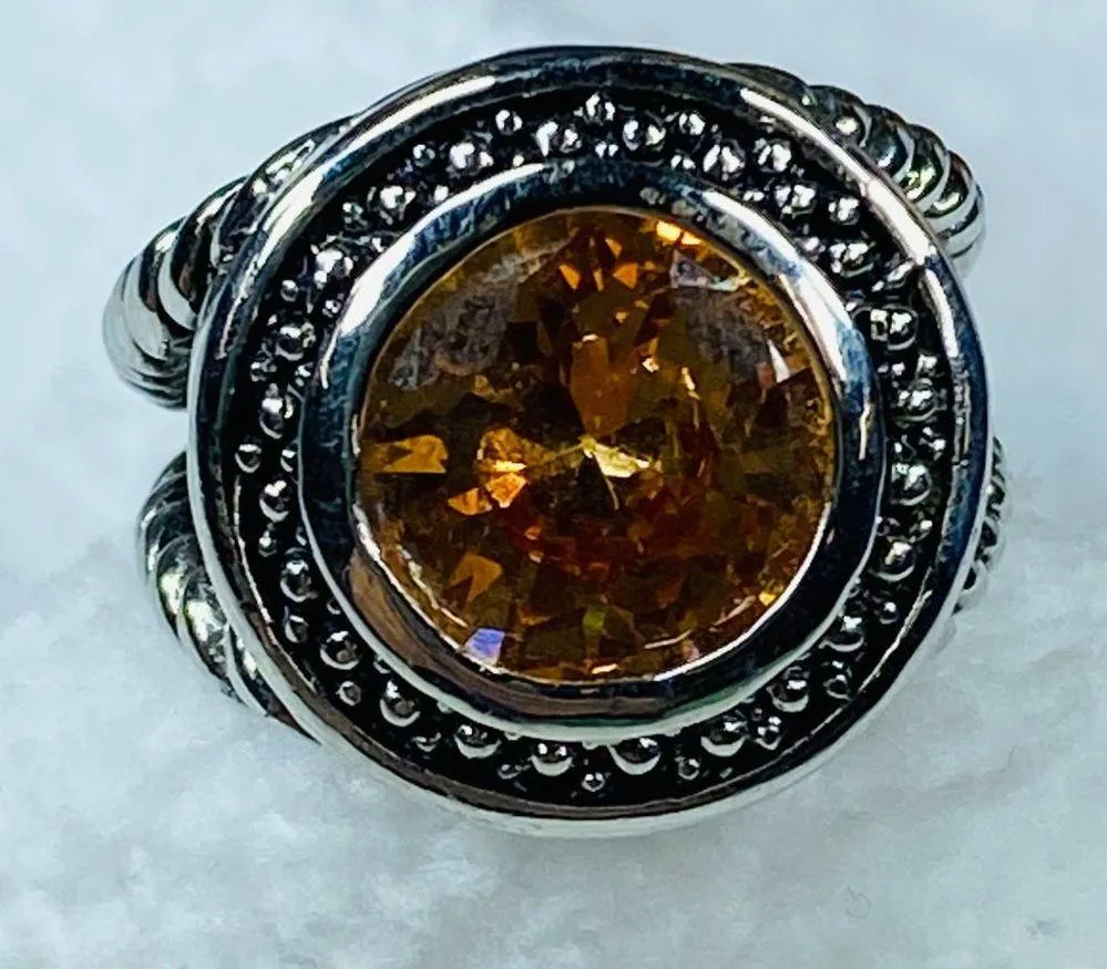 Silver Color Fashion Size 5 Ring Textured Band Shade of Yellowish Brown Center - Image 9