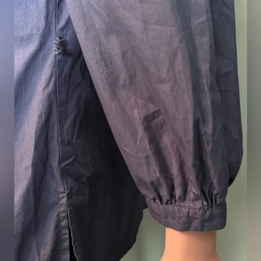 Oscar an  Company Cotton Top. Blue W/ White Embroidery. - Image 5