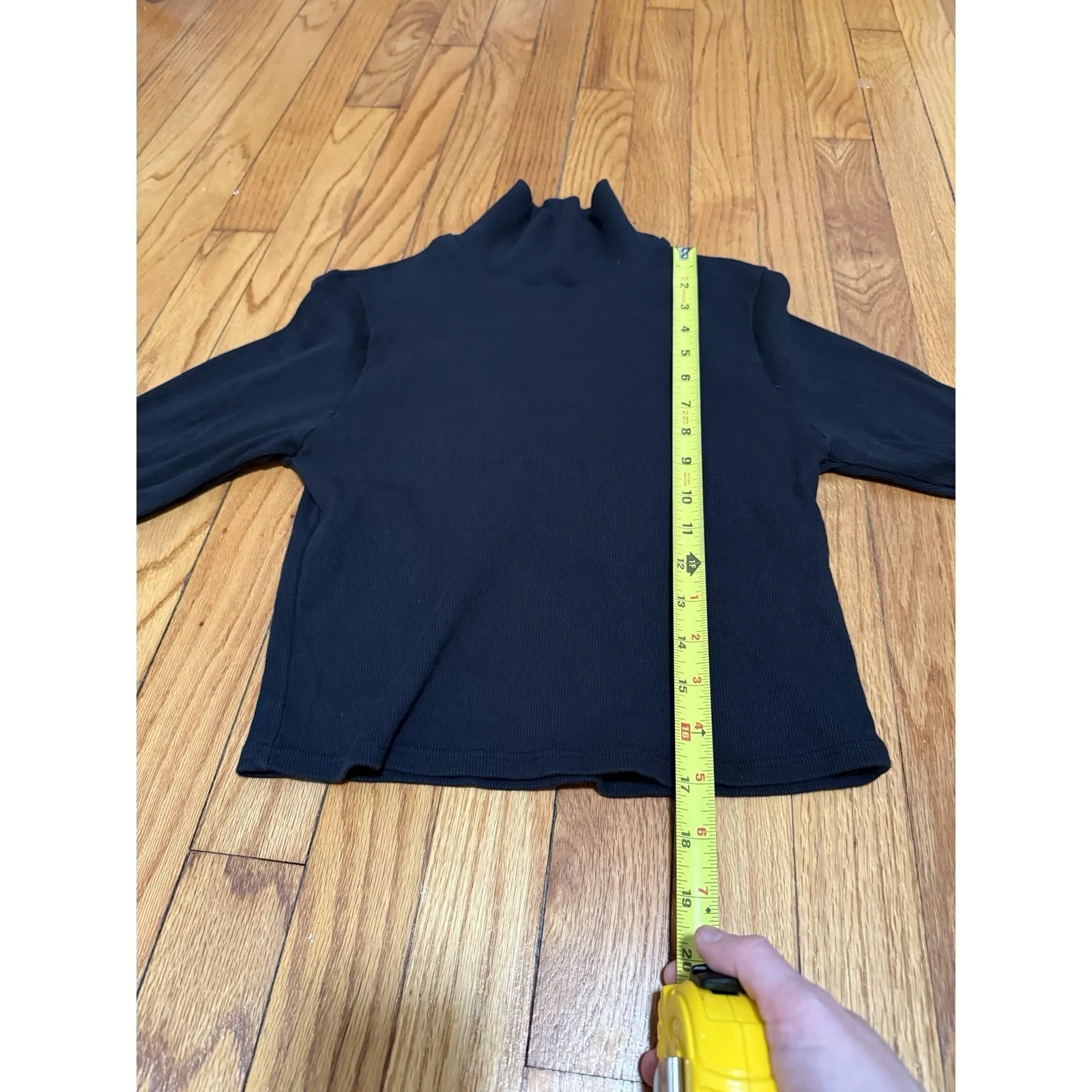 Reformation Davy Cropped Ribbed Turtleneck Tee in Black Size Large - Image 6