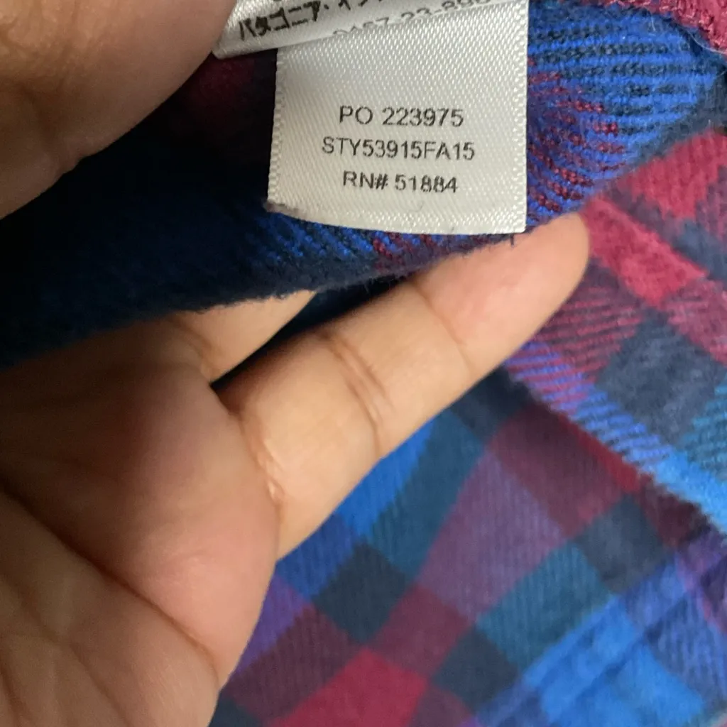 Patagonia Long-Sleeved Organic Cotton
Midweight Fjord Flannel Shirt Size… - Image 6