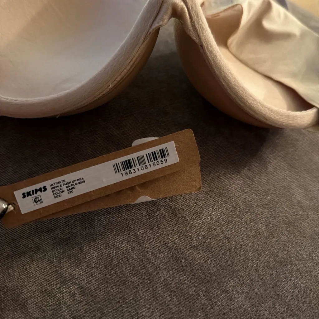 SKIMS  32D NIPPLE PUSH-UP BRA- Sand NWT - Image 6
