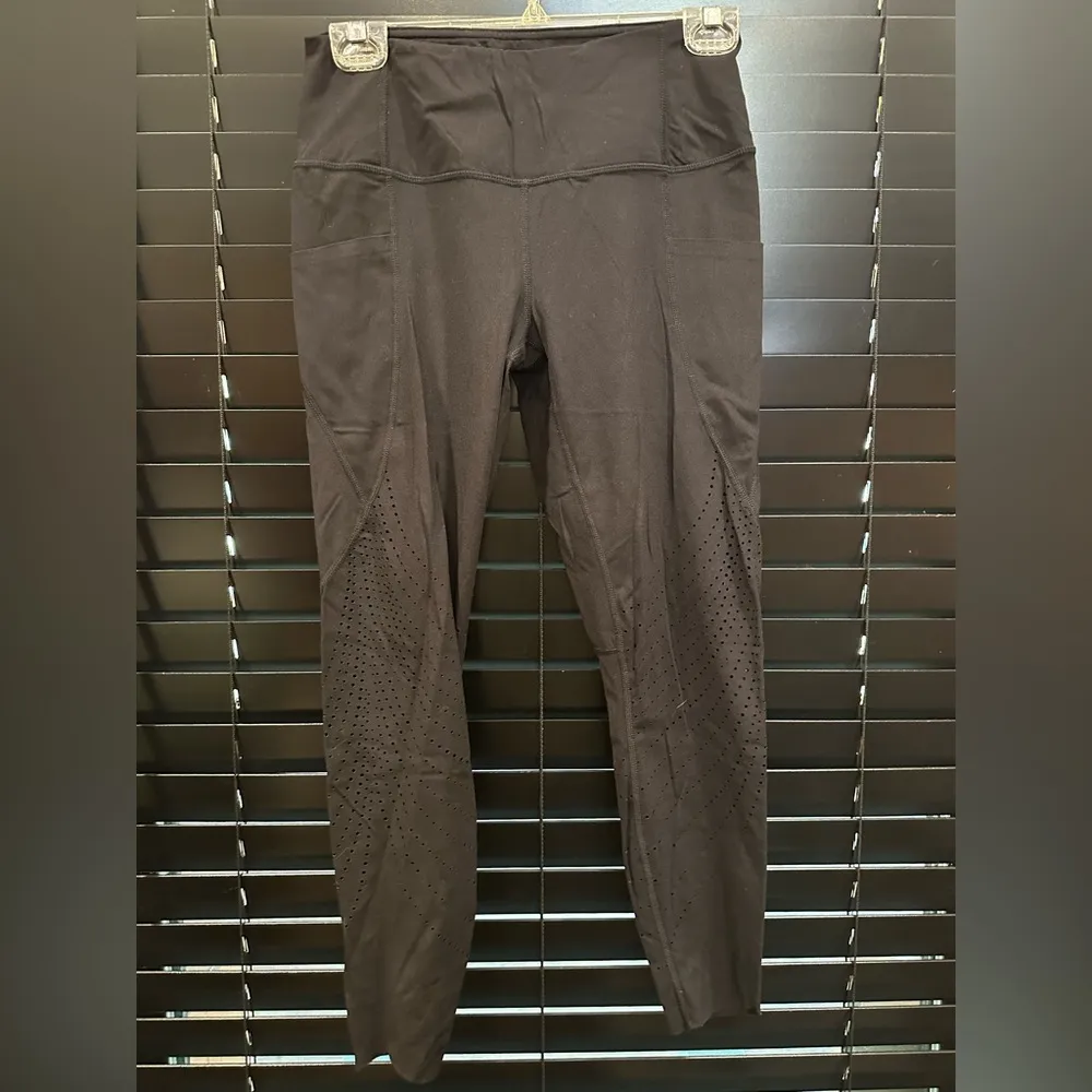 EUC COMBO OF 2 Gray& black pairs of Leggings for Effortless Style and Comfort Gray Size M - Image 4