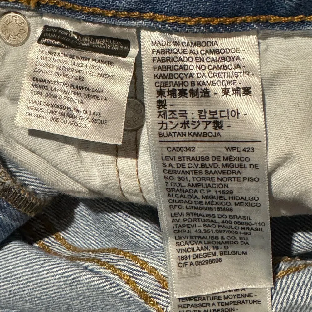 Levi’s 501 SZ W30 Jean Shorts Button-Fly Distressed Light Wash Frayed Hems Blue - Image 7