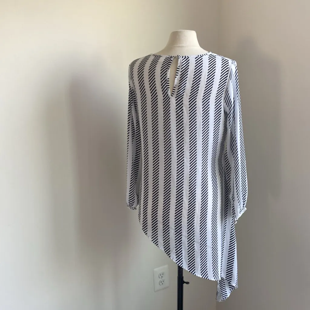 NEW YORK AND COMPANY Top Womens Sz Small Black White Stripe Asymmetrical Tie - Image 6