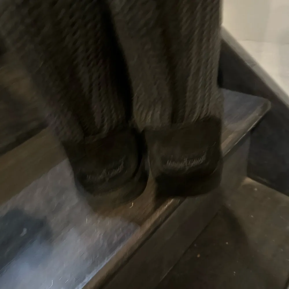 Minnetonka New, bought and never worn! Smoke free home! - Image 3