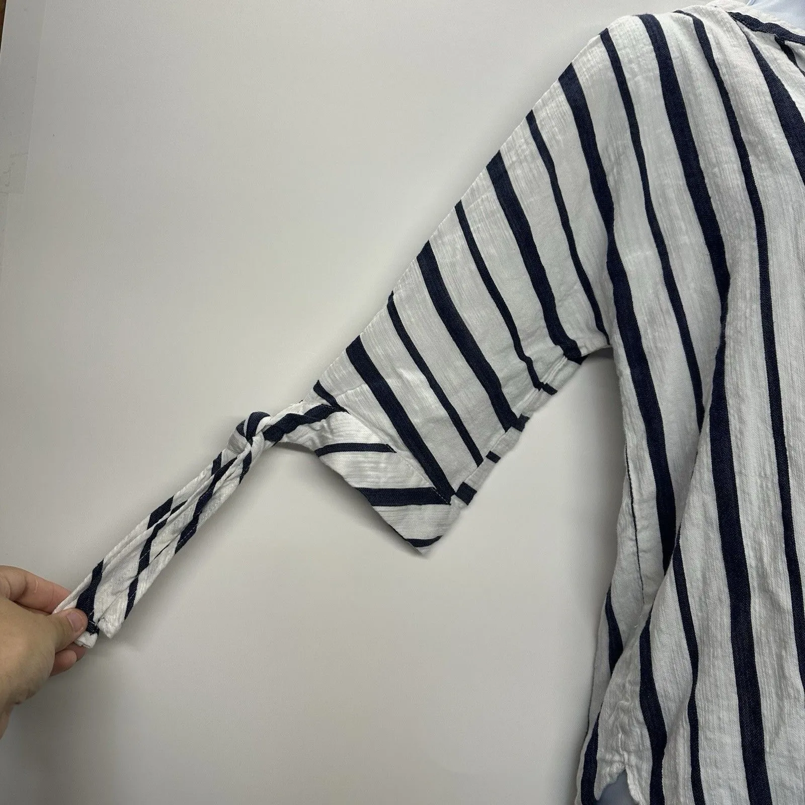 Blue Rain Womens Top Size Medium Navy and White Cold Shoulder Flowy Comfy Boho - Image 3