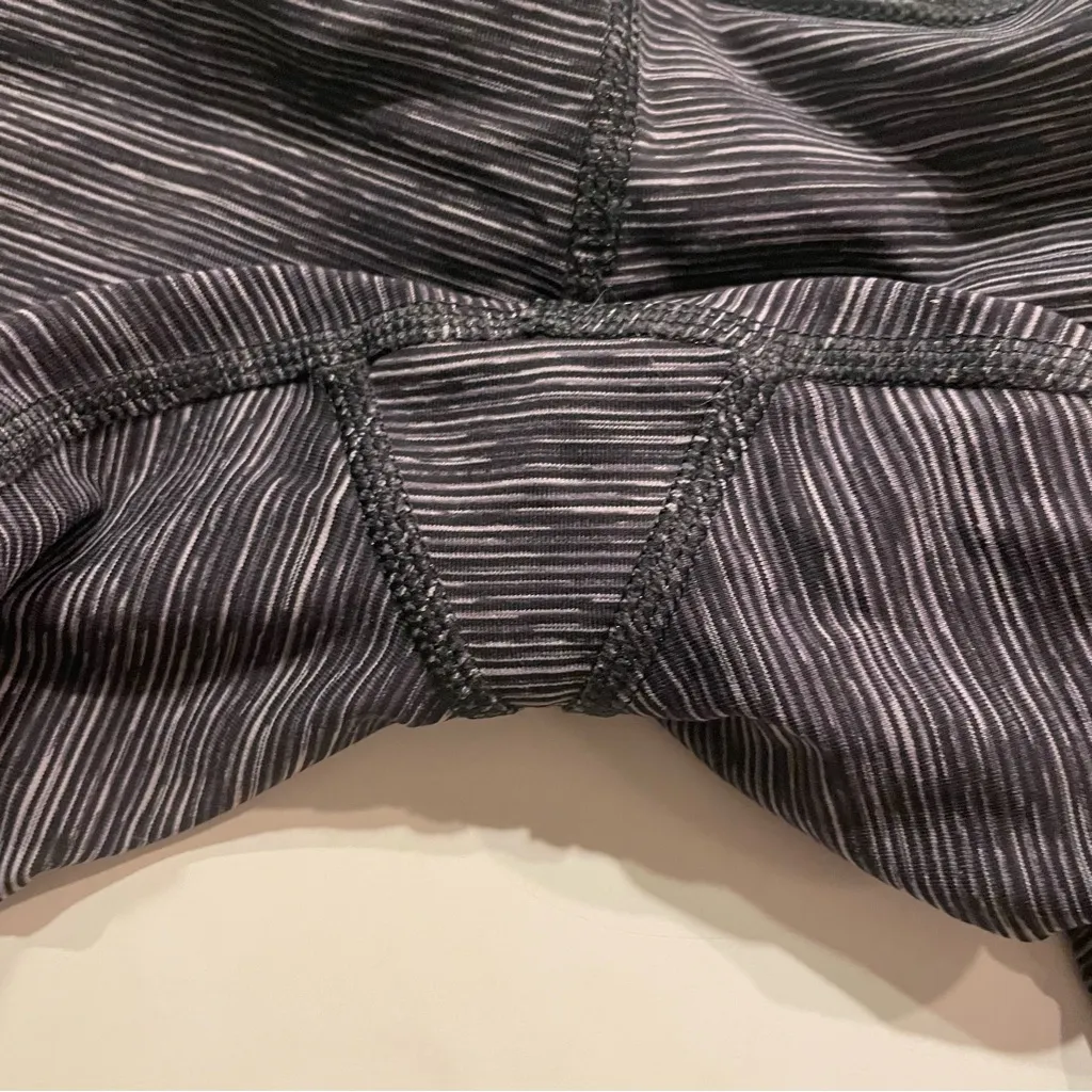 Lululemon Run Excel Crop Legging Women 8 Black Light Green Waistband Activewear - Image 10