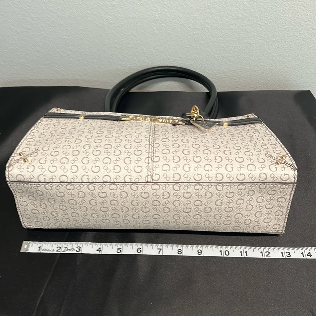 Guess | Classic Bag w/Iconic Logo Bag Charm, Matching Wallet & Dust Bag - Image 8