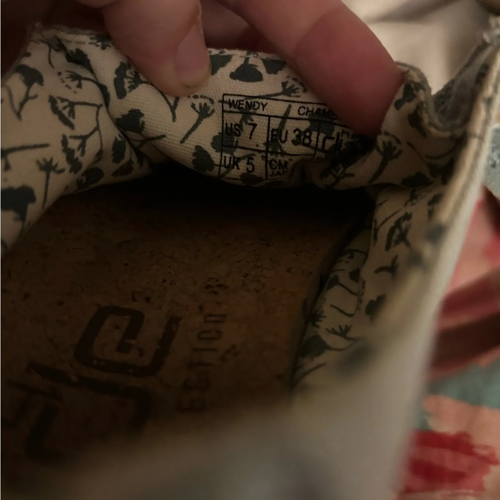 Hey dudes size 7 loafers - Image 3