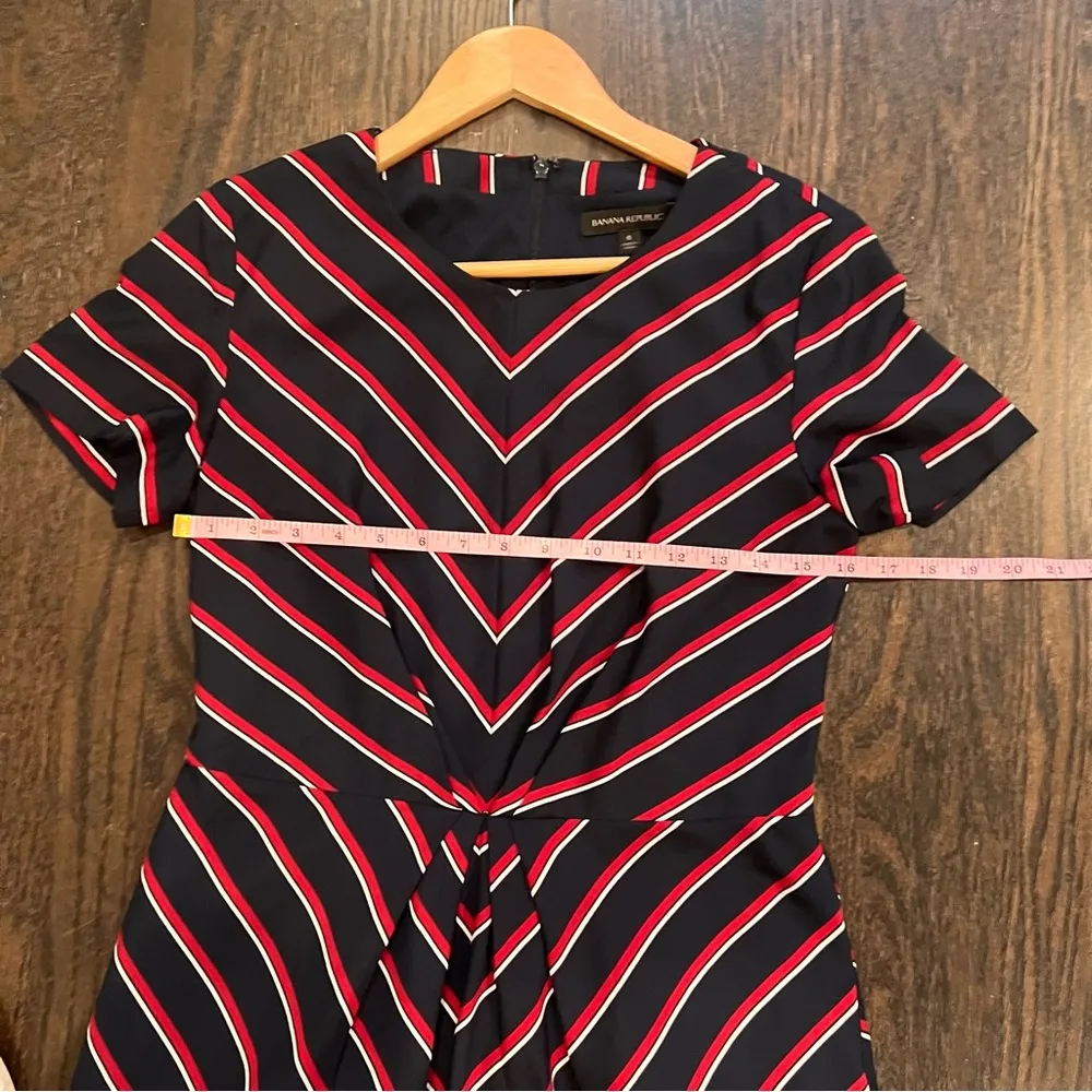 Banana Republic Red A-Line Midi Dress V-Neck Short Sleeve - Image 4