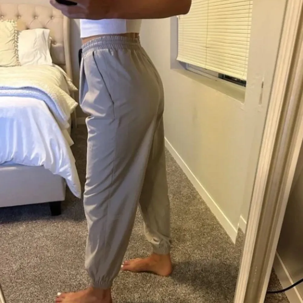 100. ZARA Joggers windbreaker tan - Image 3