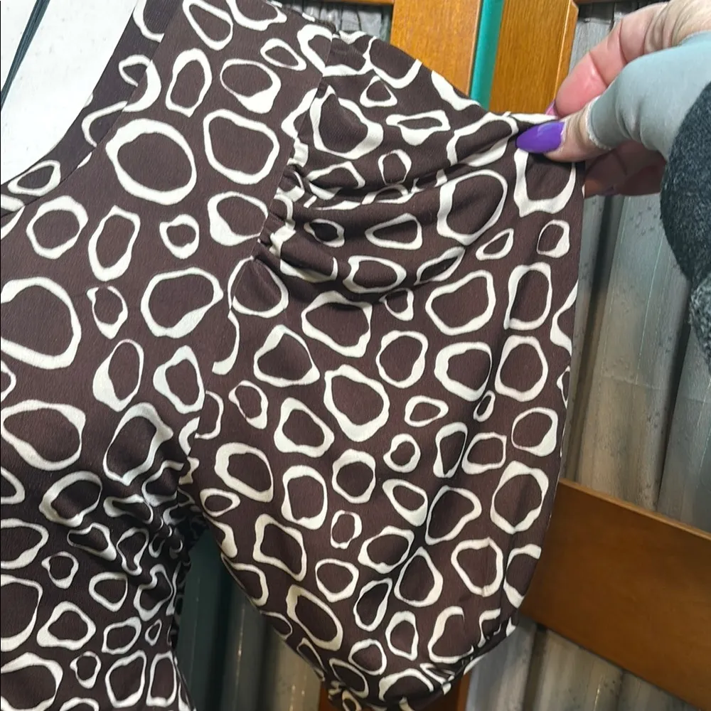 Cha Cha Vente Brown and White Puff Sleeve Blouse - Image 4