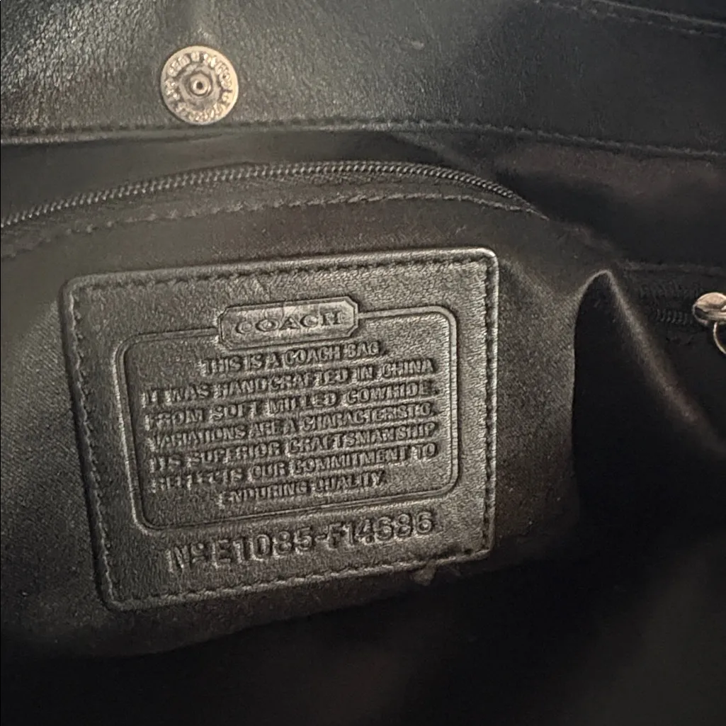 Coach Black Leather Shoulder Bag with Silver Accents - Image 6