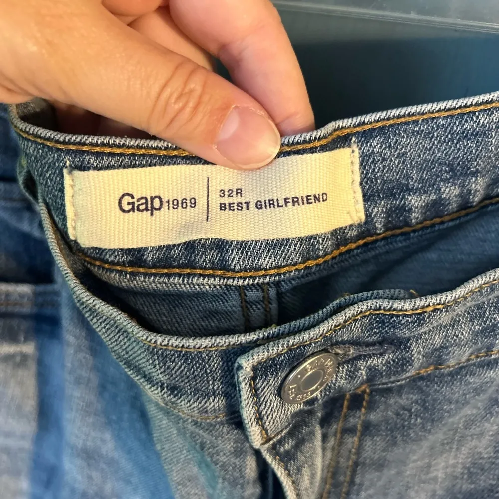 Gap Best Girlfriend Jeans. Sz 32R - Image 5
