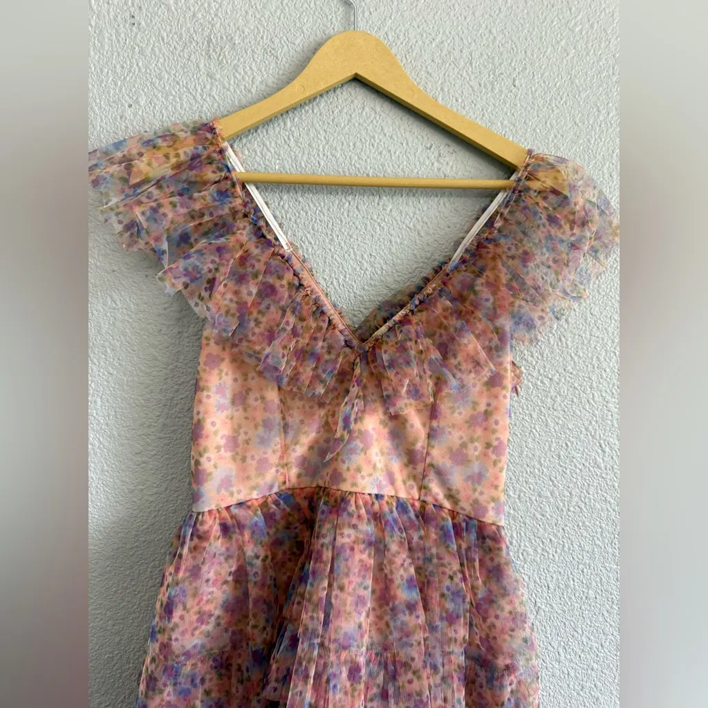 NWT DX Collection Deep V - Image 4