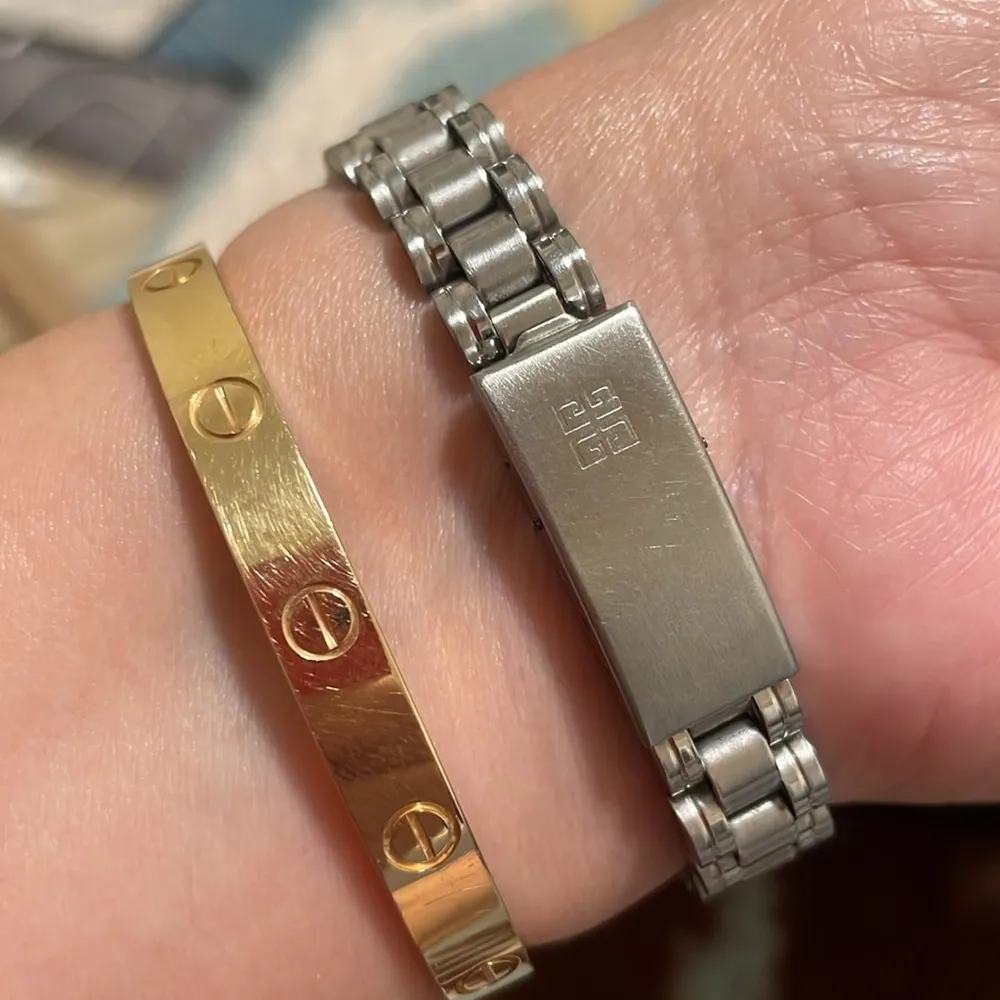 Givenchy Ladies Watch - Image 9