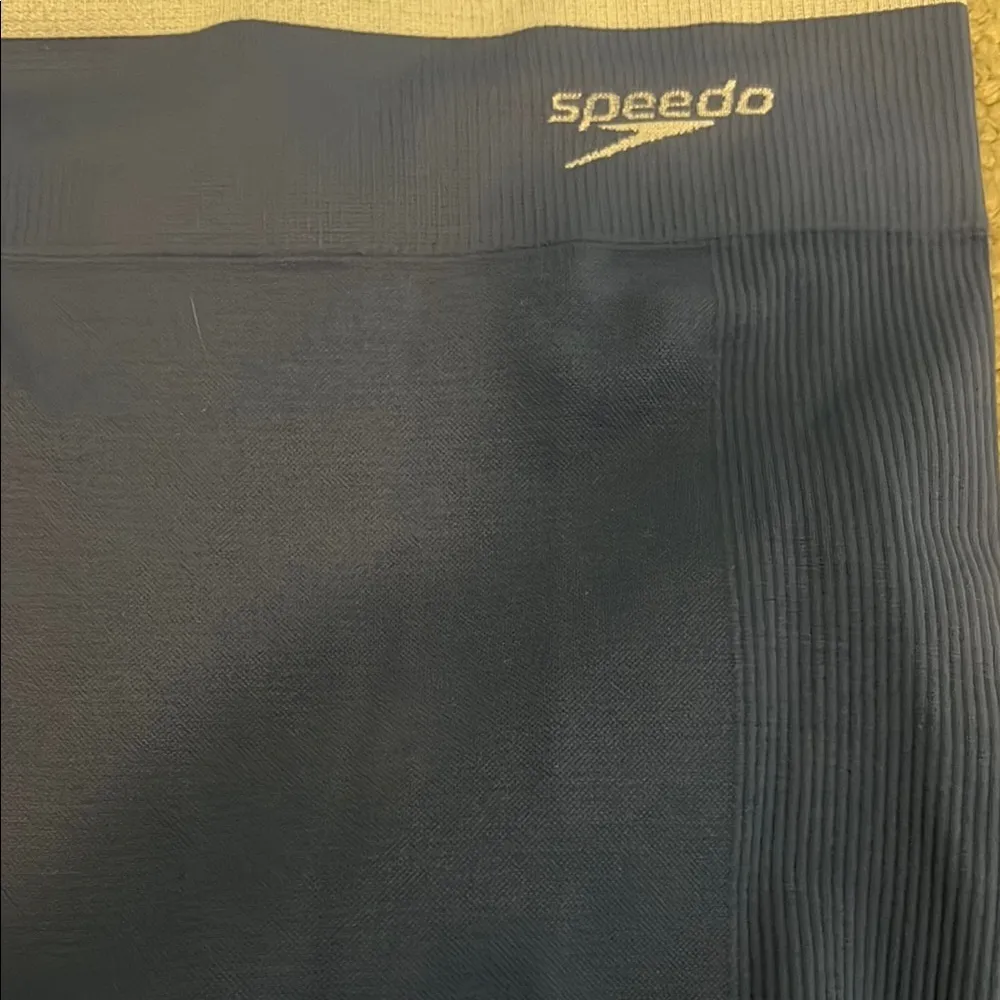 Navy Blue Leggings Speedo size medium - Image 5