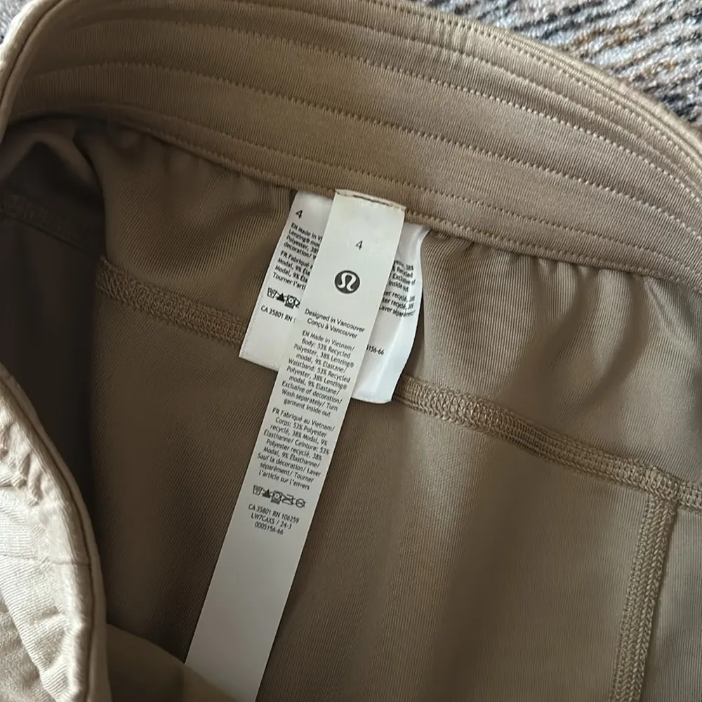 Lululemon NWT Softstreme High-Rise Short 4" Filbert Tan - Image 8