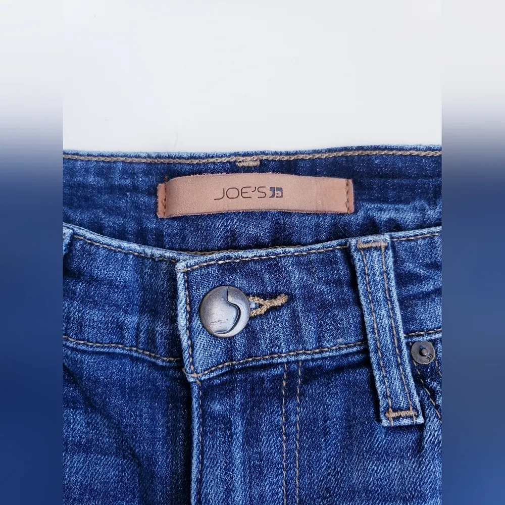 Joes Denim Jean The Rolled Phone Pocket Short in Petra - Image 7