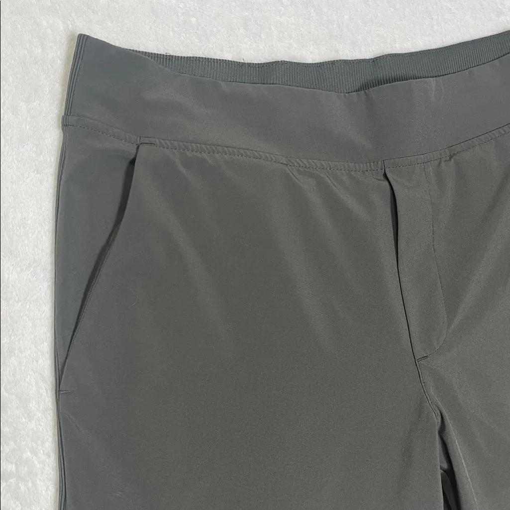 Athleta  Brooklyn ankle pants size 6T
army green - Image 3