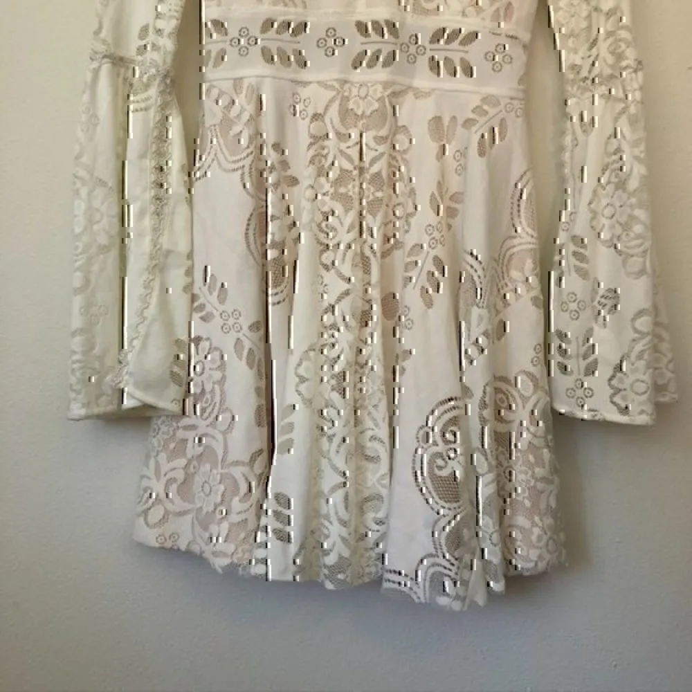 ARK & CO Burnout Lace Skater Dress White Blush Underlay Long Bell Sleeve Mini S - Image 4