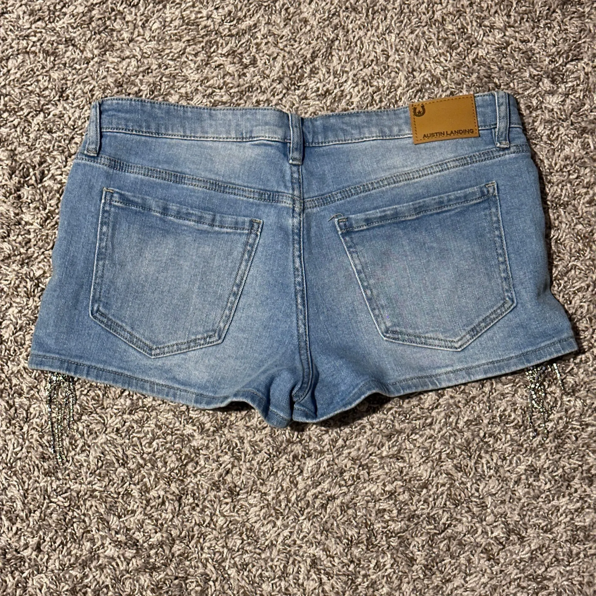 Austin Landing Light Wash Rhinestone Fringe Jean Shorts low rise size 11/30 - Image 8