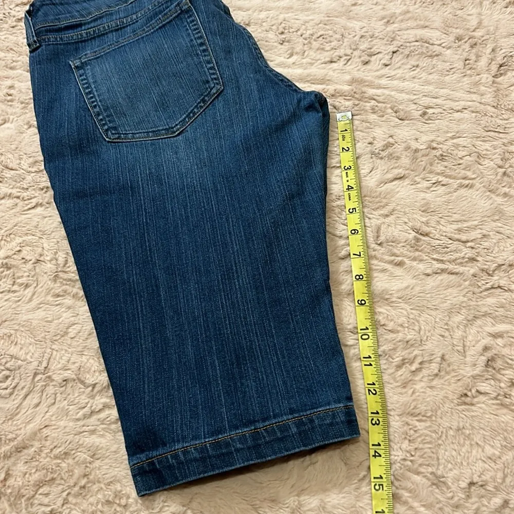 Old Navy Ultra Blue size 12 Jean shorts - Image 8