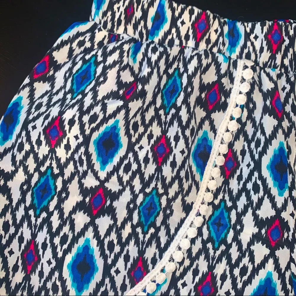 Banana Lemon Silk-Like Patterned Shorts M - Image 2