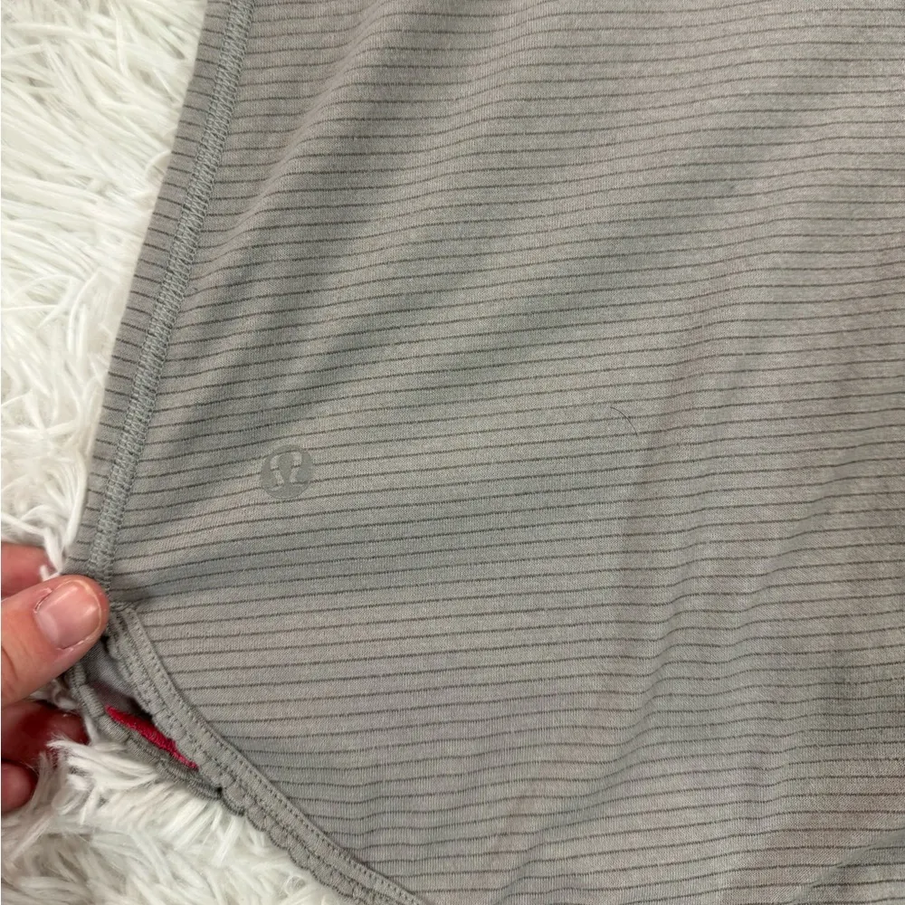 Lululemon 105 F Singlet Tank - Image 4