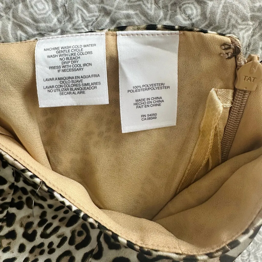 NEW! Jones New York Leopard Print Silky Pleated Skirt Size 10 - Image 4