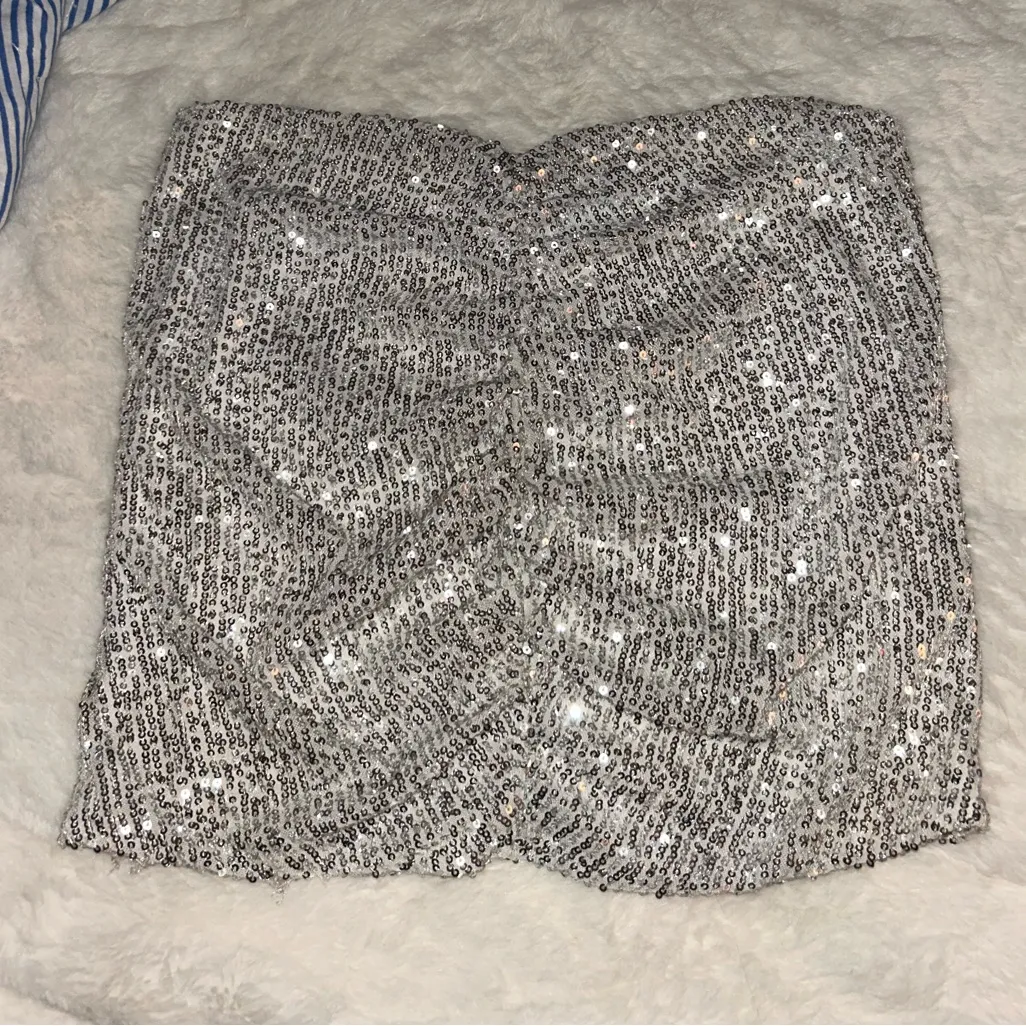 Lucy in the sky Silver Sequin Mini Skirt - Image 3