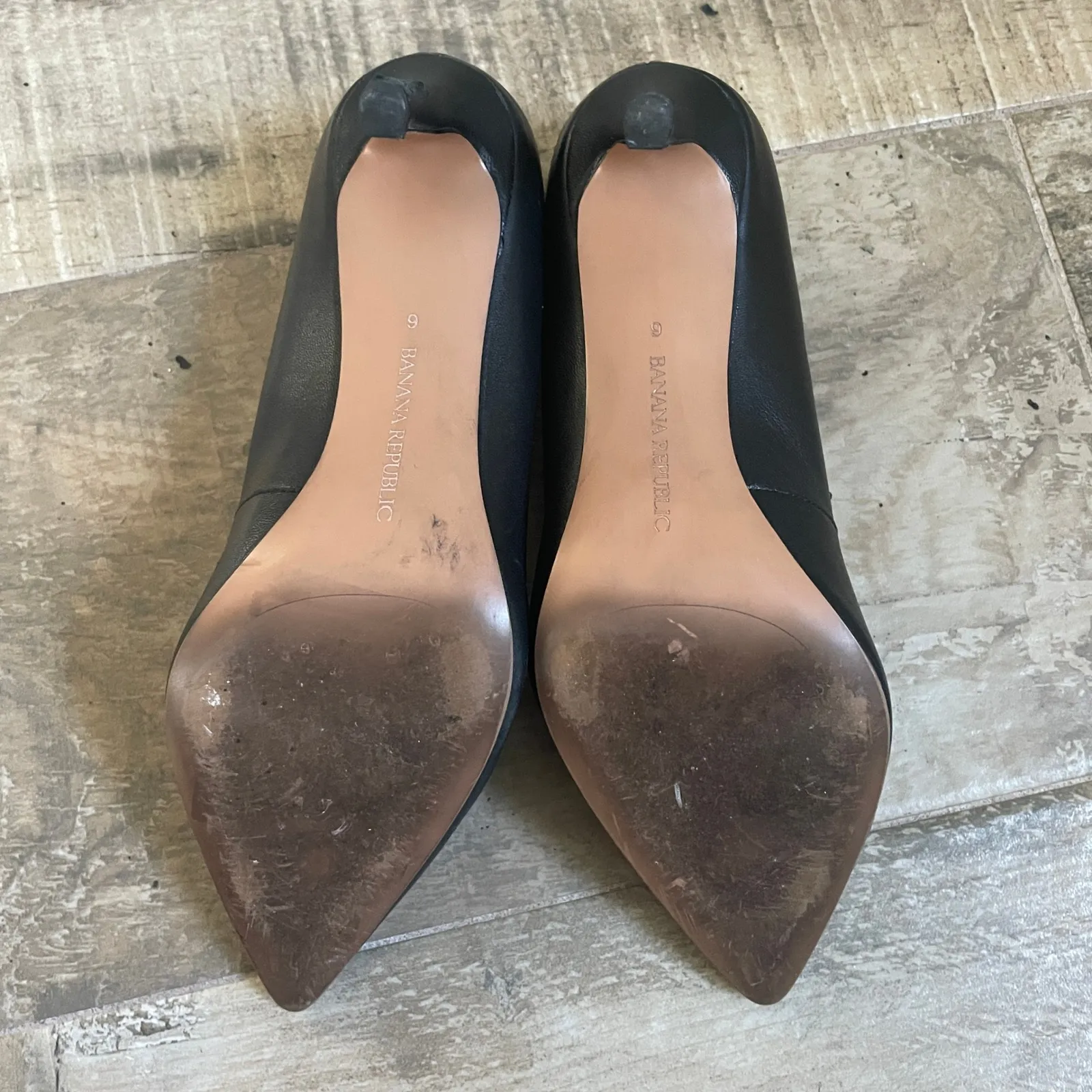 Banana Republic Black Leather Pointed Toe Stiletto size 6 Pumps Madison 12 Hour - Image 5