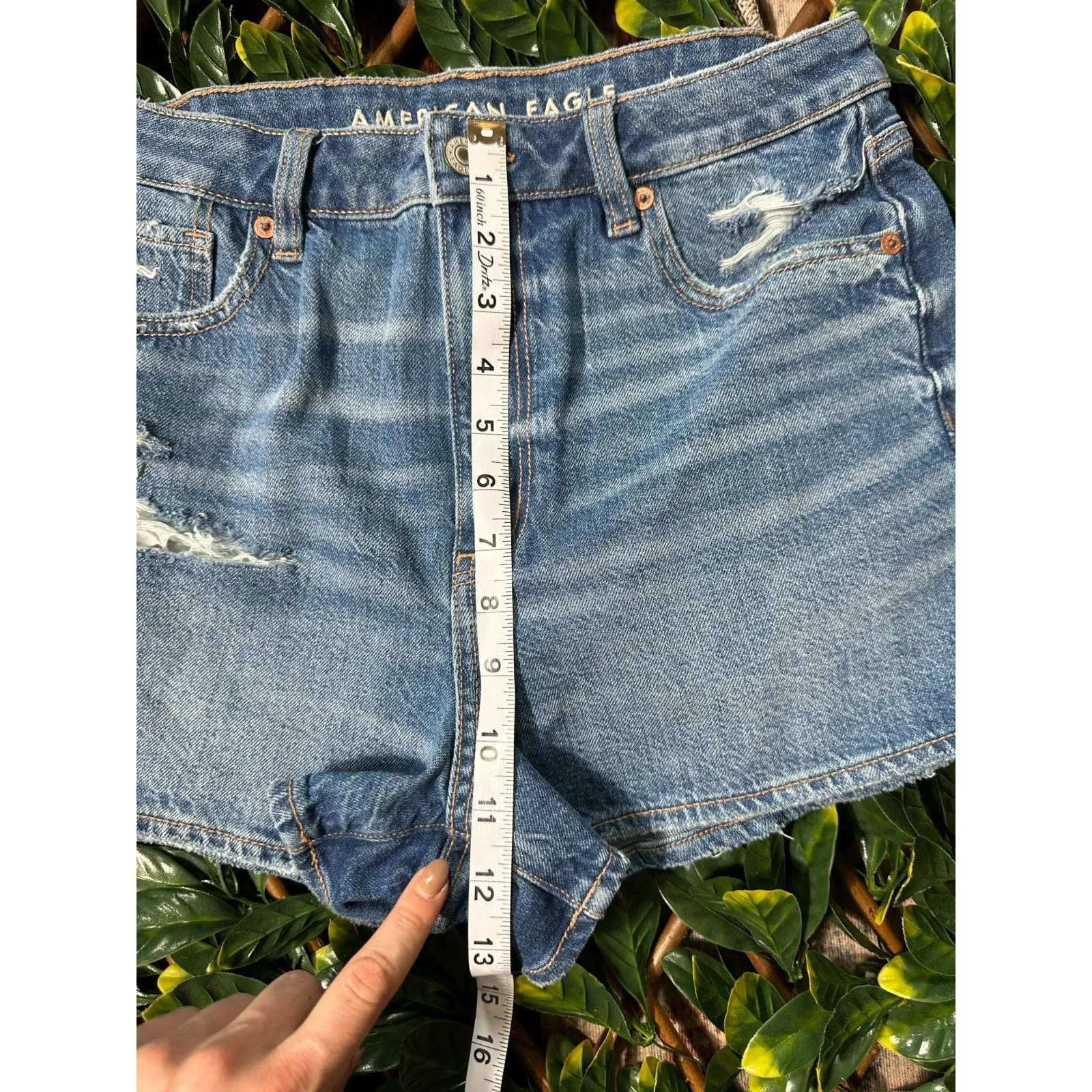 American Eagle Denim Mom Short Size 8 - Image 8