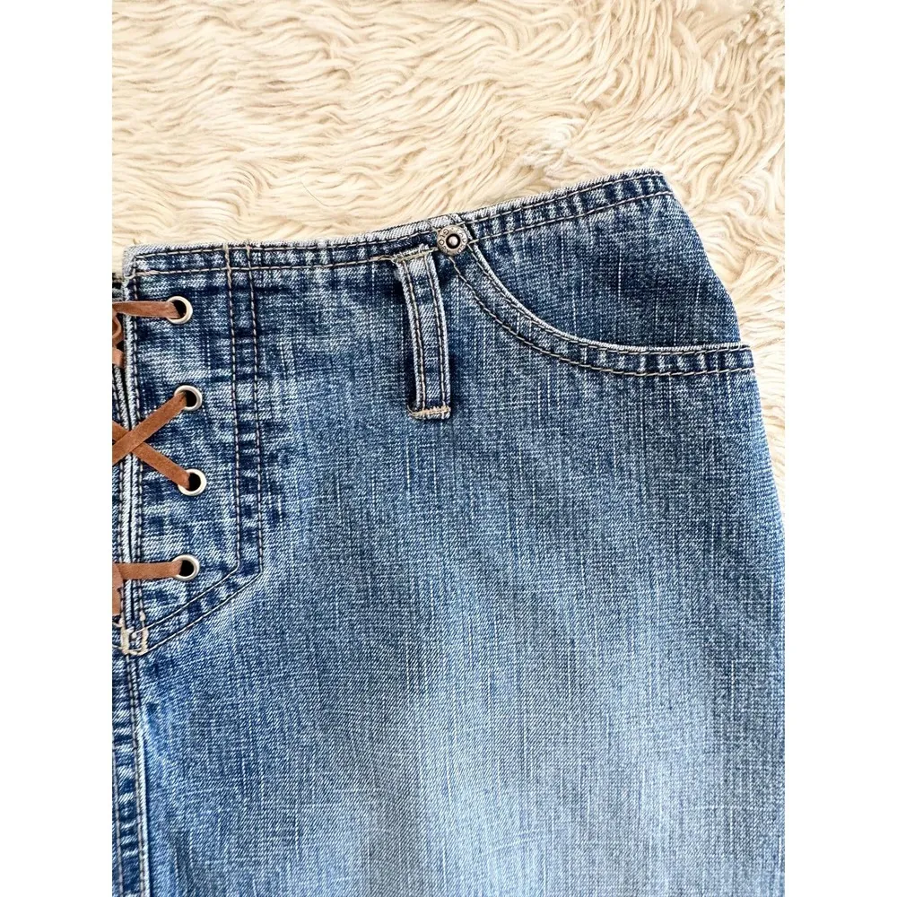90’s/Y2K No Waistband Lace Up Denim Skirt size 6 - Image 3