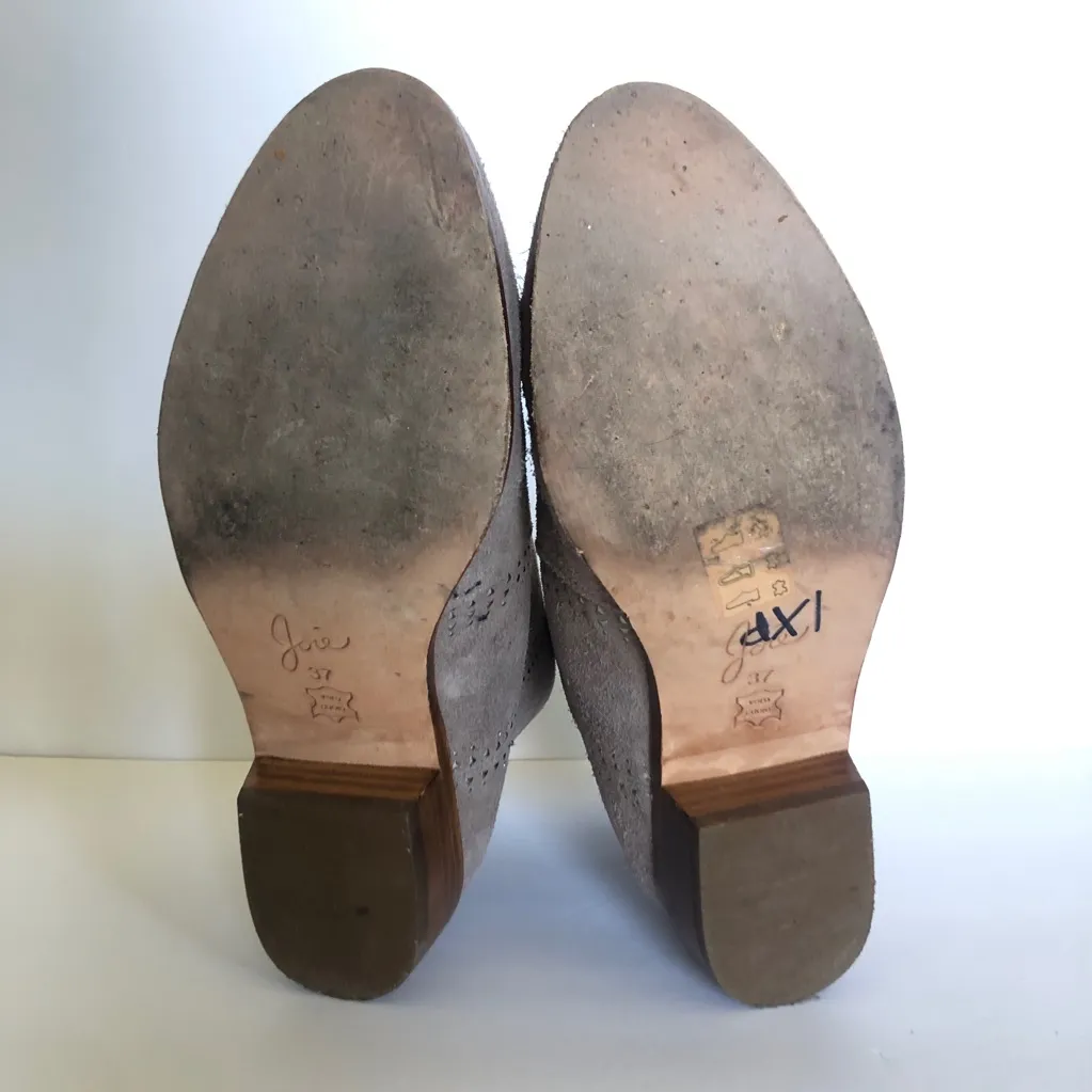 C Joie Lucy Gray Suede Leather Embellished Flat Stud Women Ankle Boots Size 7 - Image 10