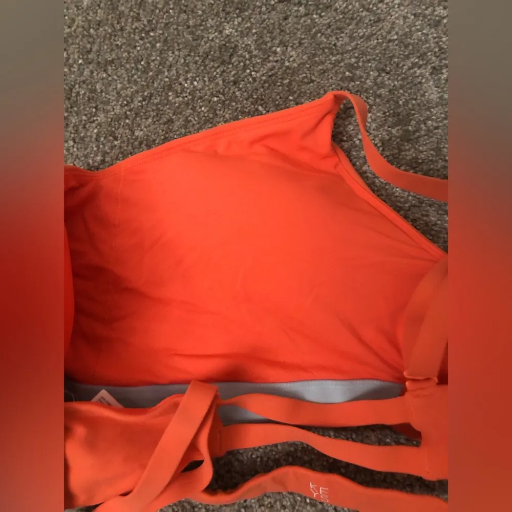 Athleta  x Alicia Keys Elation Athletic Sports Bra in Jewel Orange Size Medium - Image 10