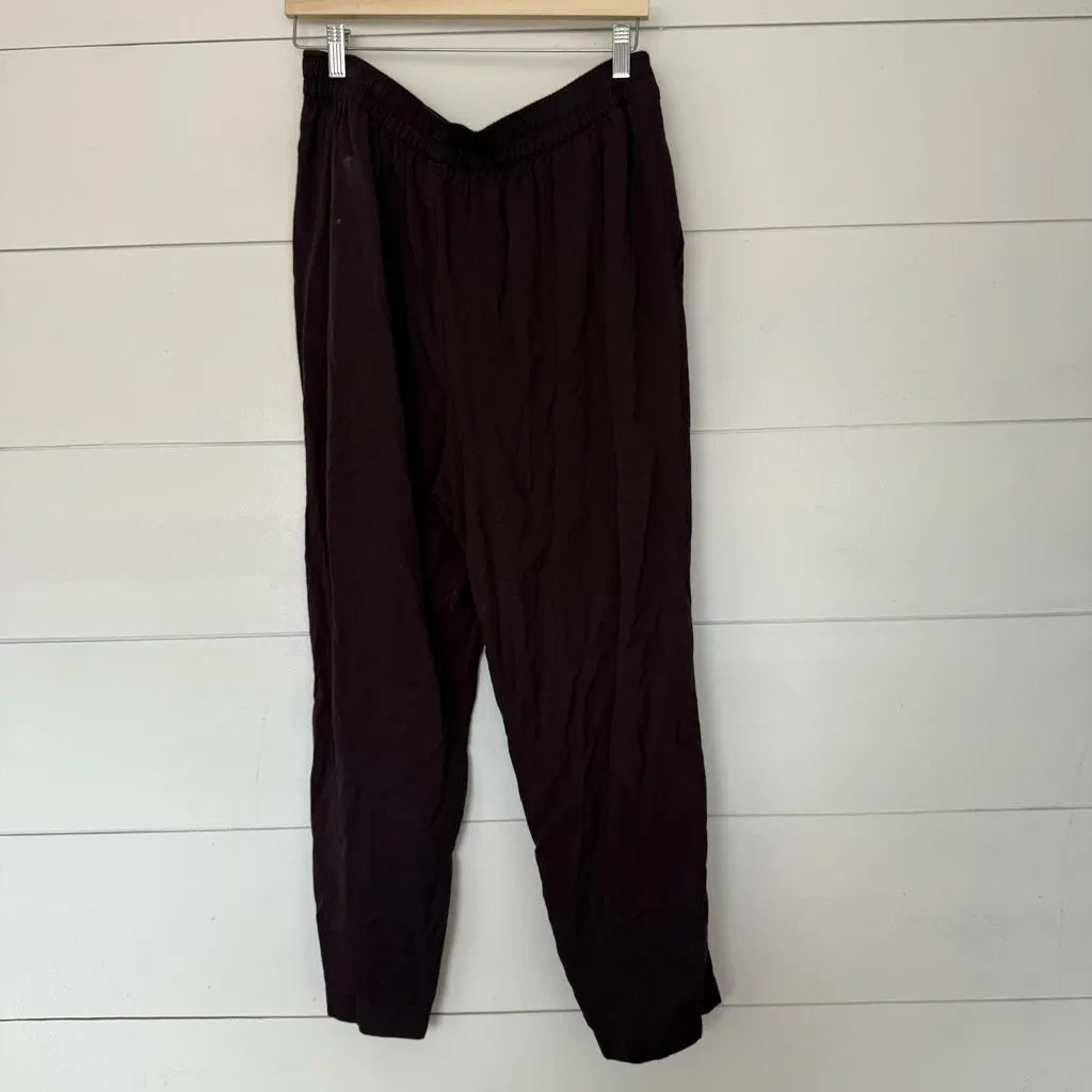 Old Navy Women’s Large Maroon Playa Taper Pants - Image 3