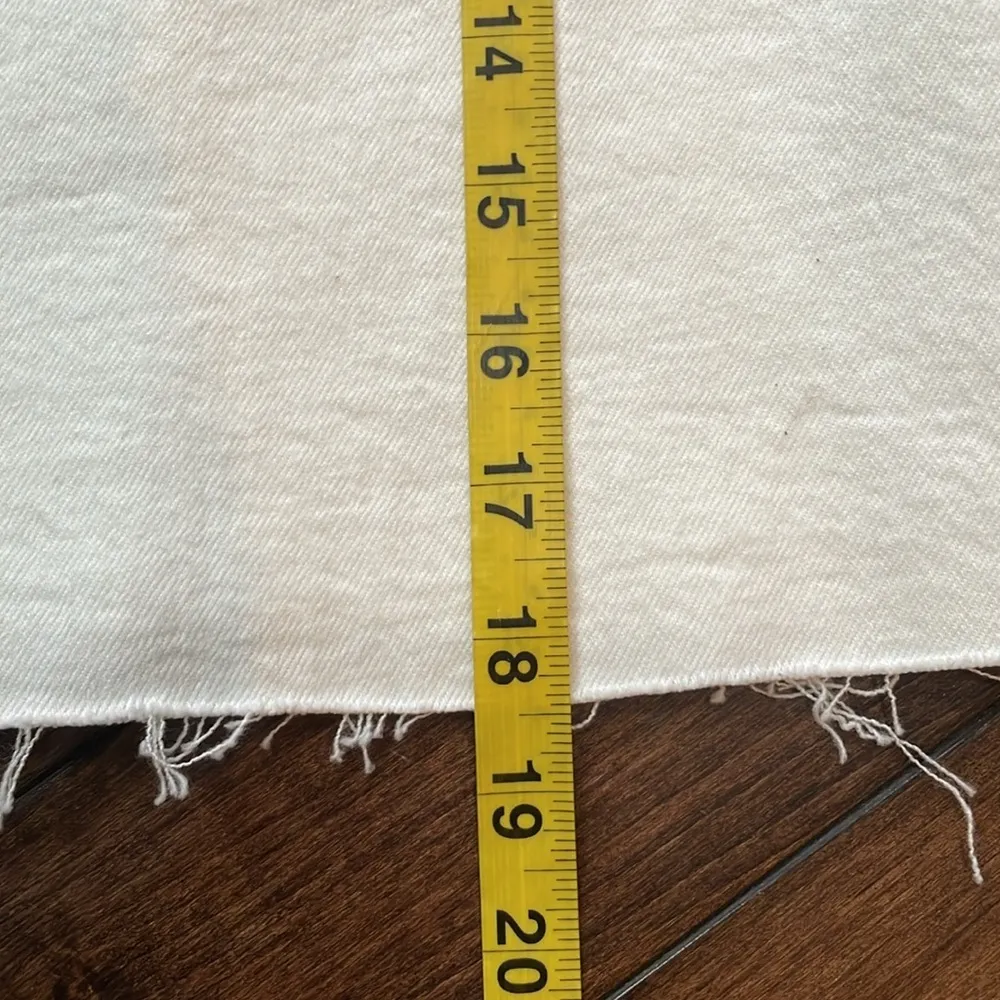 Frye Women's Cropped Raw-Hem Denim Jacket Off white Size M NWT Jean jacket - Image 11