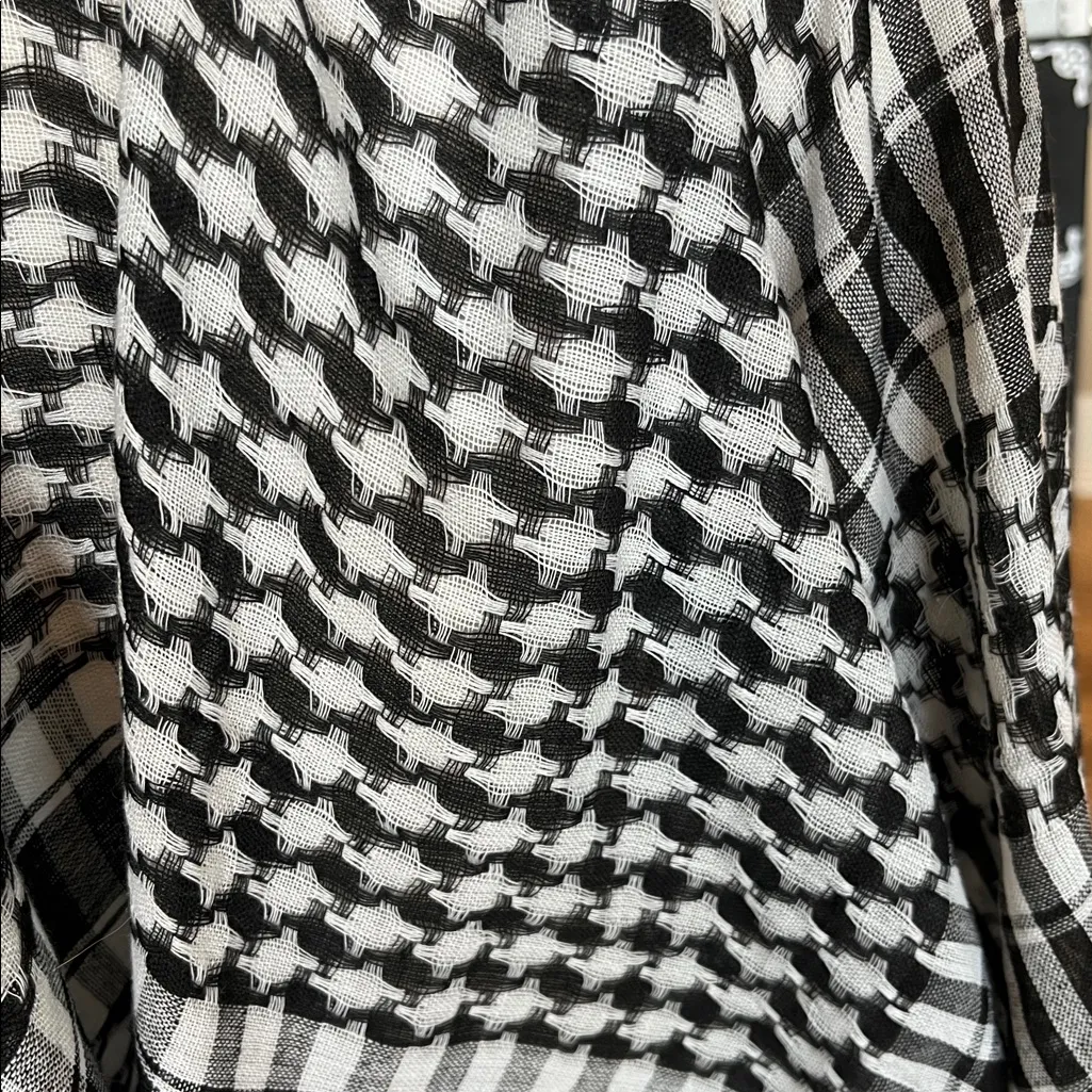 Black White Checkerboard Fringe Fashion Scarf Shawl New - Image 4