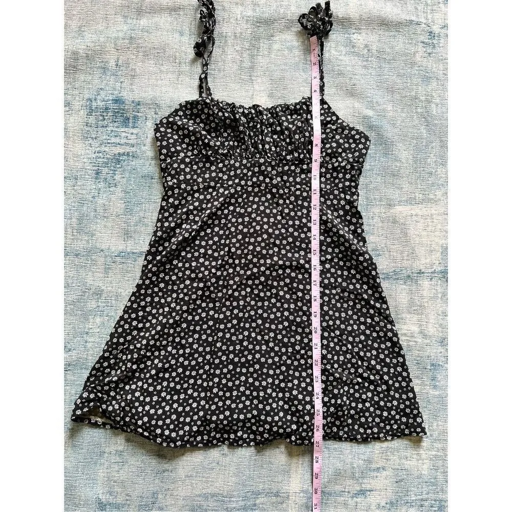 PacSun LA Hearts Black White Daisy Floral Tie Spaghetti Strap Mini Dress Medium - Image 10