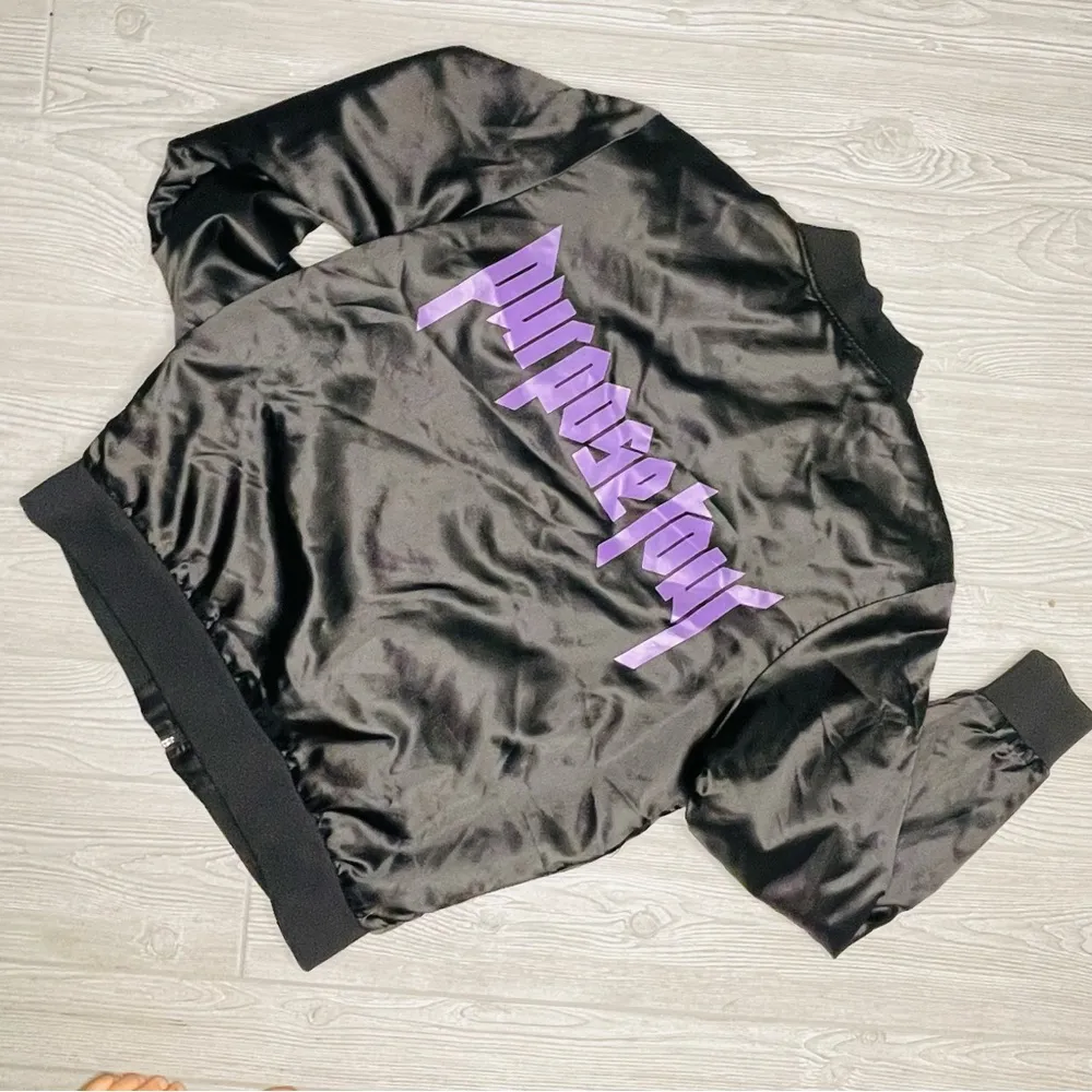 Justin Bieber Purpose Tour Staff Satin Bomber Jacket Size large Black Purple - Image 5