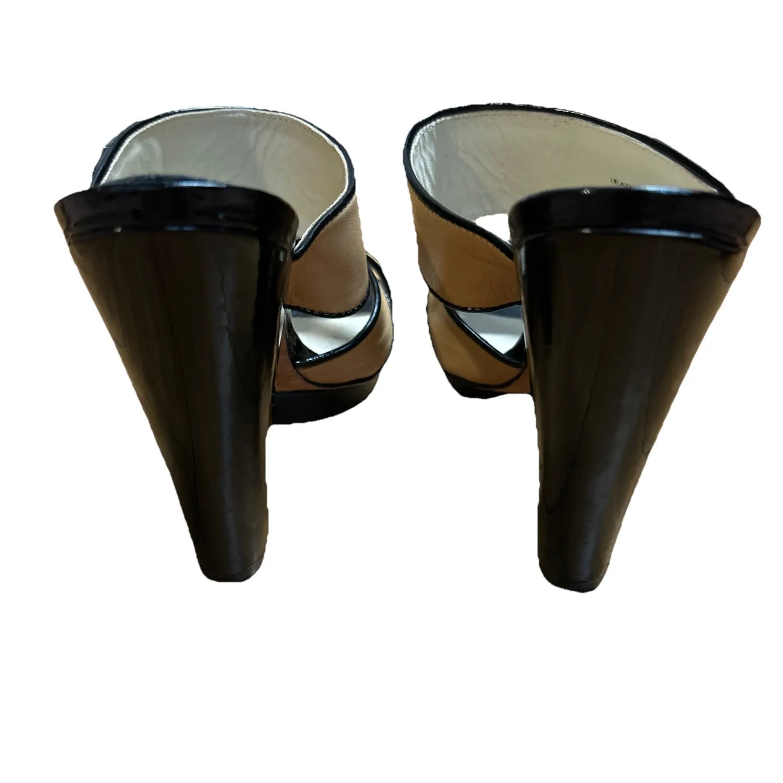 L.A.M.B. Women 8 Heels Gwen Stefani Camel Tan Black Patent Leather Chunky Mules - Image 4