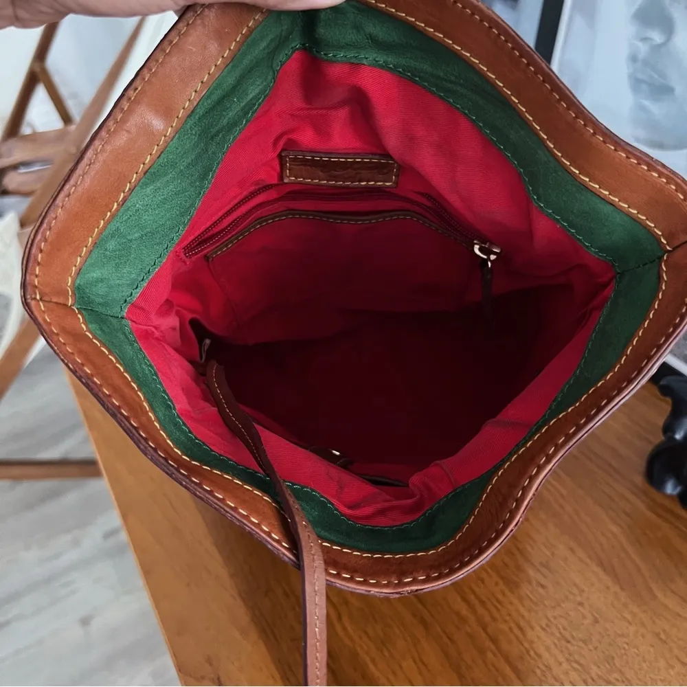 RESTORED VINTAGE DOONEY & BOURKE FLORENTINE TOGGLE LEATHER CROSSBODY BAG - Image 13